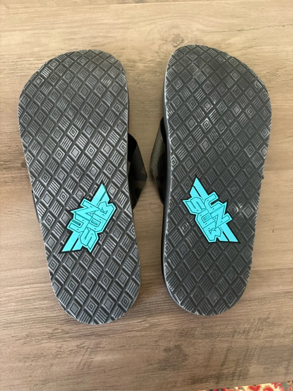 SunSki Black Flip Flops Sandals Men’s Size 13 Lightweight Beach Casual